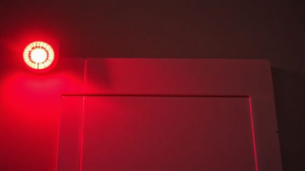 Top raisons d'opter pour un panneau lumière rouge